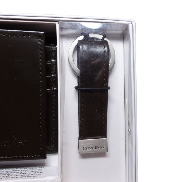 NIP Calvin Klein RFID Slimfold Extra Capacity Wallet With Key Fob Brown Leather - Picture 3 of 5